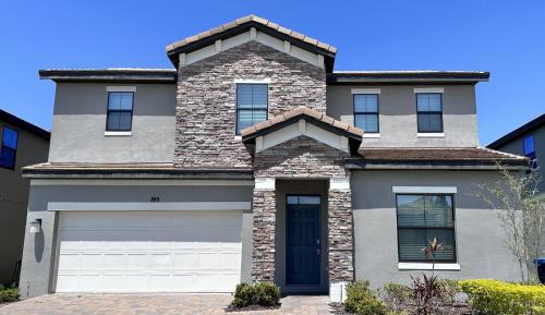 Four-Bedroom Holiday Home