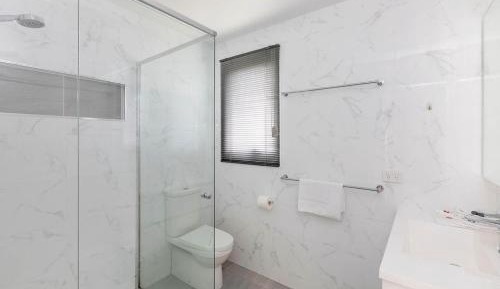 Superior Villa - Sleeps 6 - Dog Friendly
