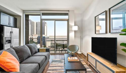 One-Bedroom Apartment (Self Check-in with Virtual Front Desk)