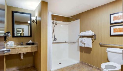 King Suite - Disability Access/Non-Smoking