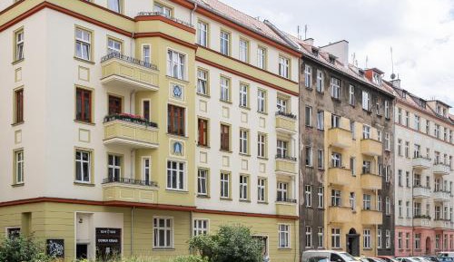 Studio with Balcony