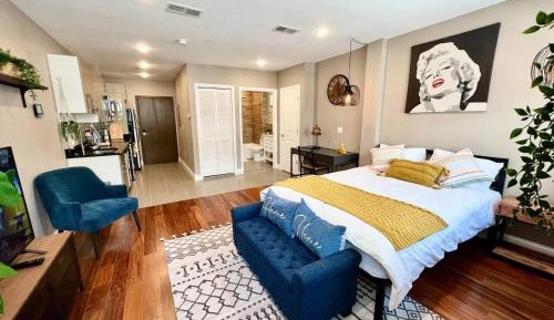 One-Bedroom Apartment