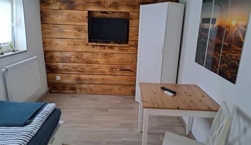 Single Room with Shared Bathroom