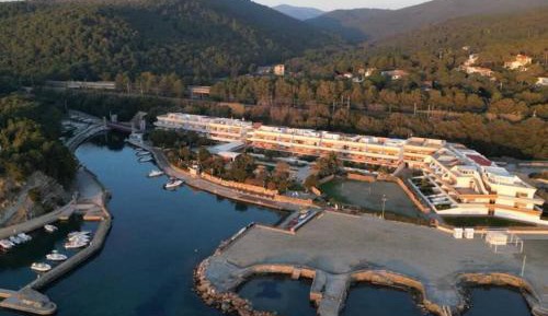 One-Bedroom Apartment with Sea View and Terrace