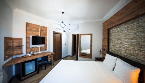 Double Room with Mountain View