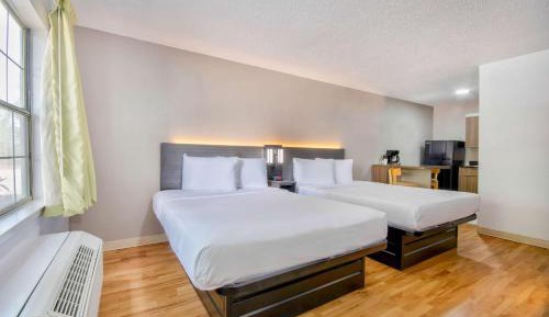 Queen Room with Two Queen Beds - Non-Smoking