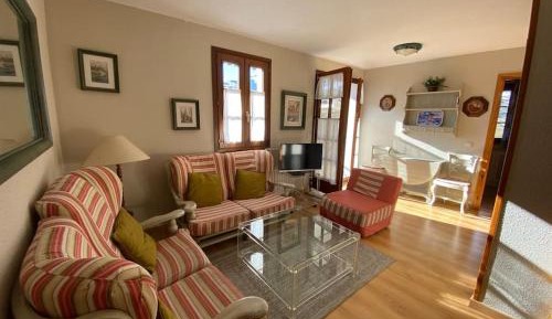 Two-Bedroom Apartment with Mountain View