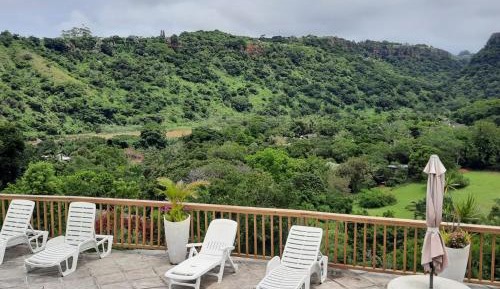 Family Room with Mountain View