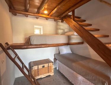 Economy Quadruple Room with Shared Bathroom
