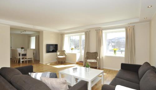Four-Bedroom Apartment (8 Adults)