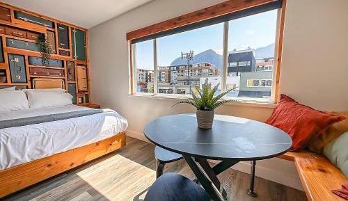 Designer Room, Two Queen Beds, Kitchenette, Mountain View
