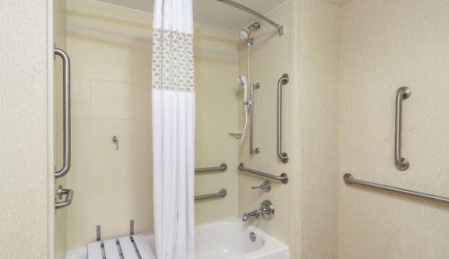 Queen Room with Two Queen Beds - Mobility and Hearing Access/Non-Smoking