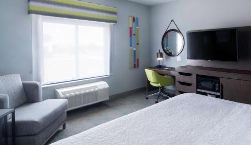 King Room with King Bed - Non-Smoking