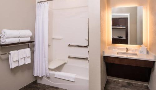 Queen Studio with Two Queen Beds and Mountain View 