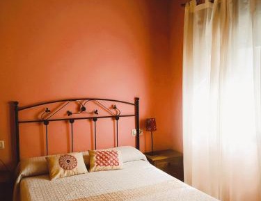 Apartment with Mountain View