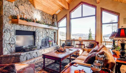Five-Bedroom Holiday Home