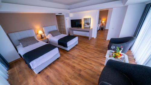 Suite with Sea View