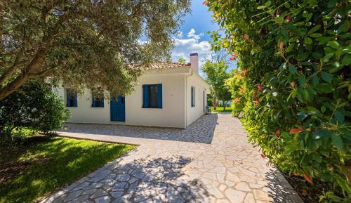 Villa with Garden View