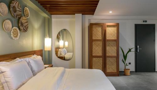Suite with Pool View