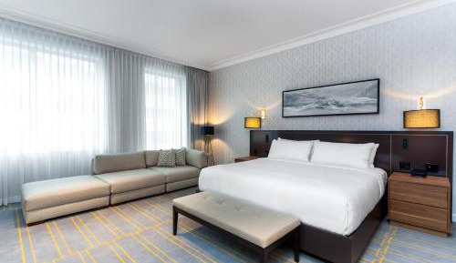 Classic Room - 1 King Bed