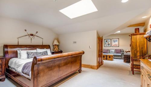 One Bedroom Apartment