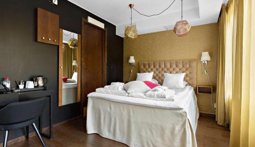 Deluxe King Suite with Sofa Bed and Sauna - Balcony