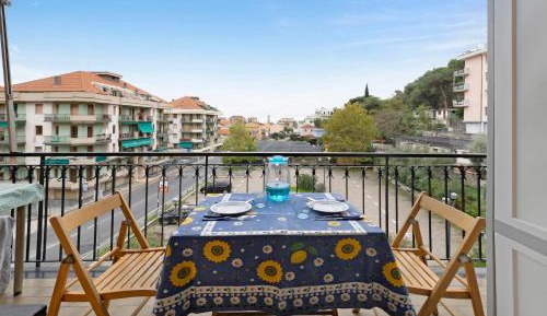 Superior One-Bedroom Apartment with Balcony