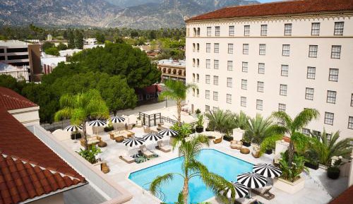 Premier One King Bed