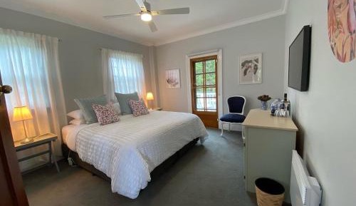 Premier King Room with Balcony 