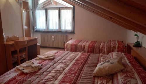 Triple Room with Mountain View