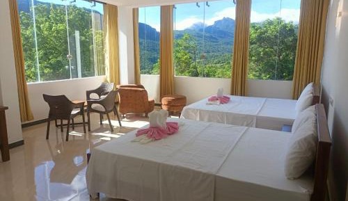 Deluxe Family Suite