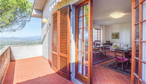 Six-Bedroom Holiday Home