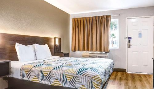 King Room - Non-Smoking