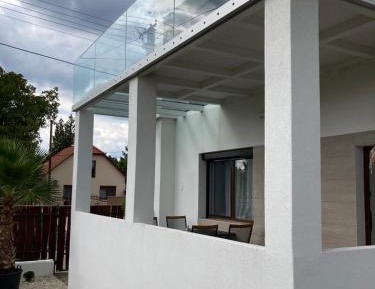 Family Room with Garden View