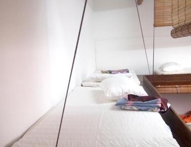 Single Bed in Mixed Dormitory Room