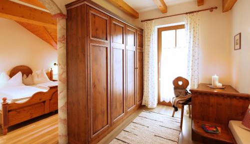 Apartment with Mountain View