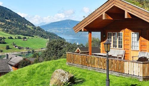 Three-Bedroom Holiday Home 