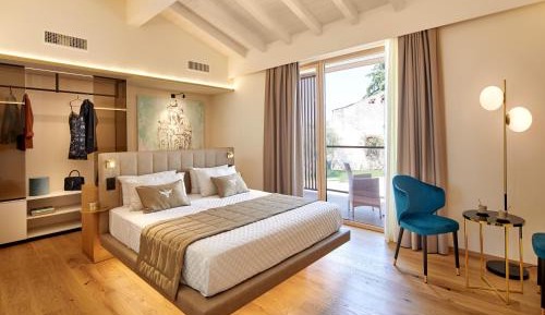 King Suite with Spa Bath