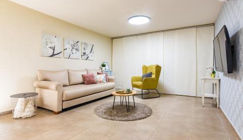 One-Bedroom Suite