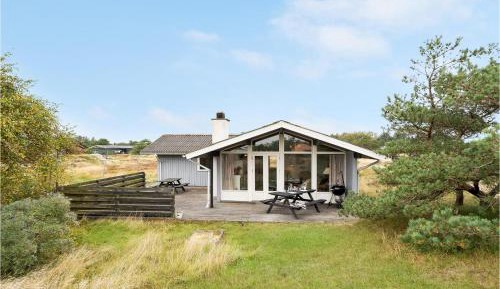 Three-Bedroom Holiday Home 