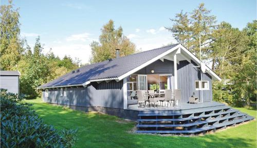 Three-Bedroom Holiday Home 