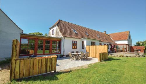 Three-Bedroom Holiday Home 