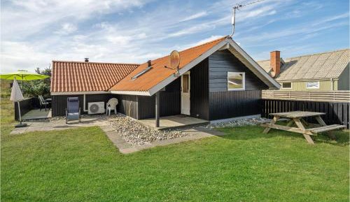 Three-Bedroom Holiday Home 