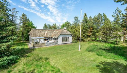 Three-Bedroom Holiday Home 