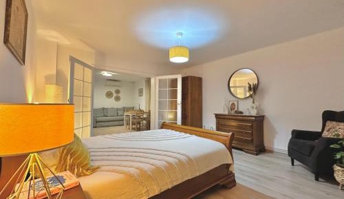 Apartment with Garden View