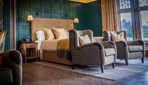 Suite with Lake View