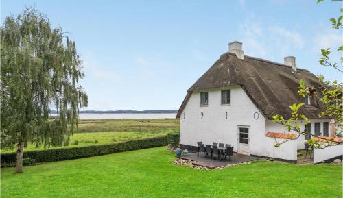 Four-Bedroom Holiday Home