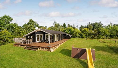 Three-Bedroom Holiday Home 