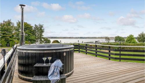 Three-Bedroom Holiday Home 