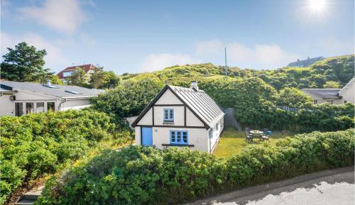 One-Bedroom Holiday Home